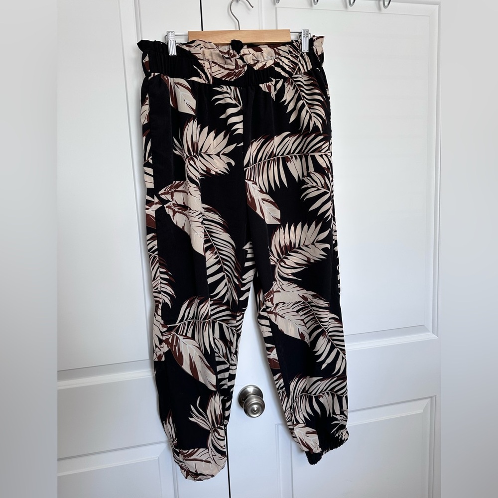 Black, brown and cream patterned summer pant, tapered with pockets